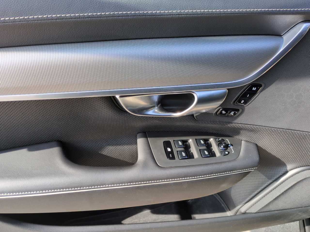 Volvo  Bluetooth Head Up Display Navi LED Klima Standhzg Einparkhilfe el. Fenster