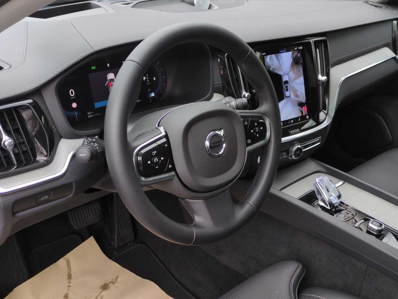 Volvo  Bluetooth Head Up Display Navi LED Klima Standhzg Einparkhilfe el. Fenster