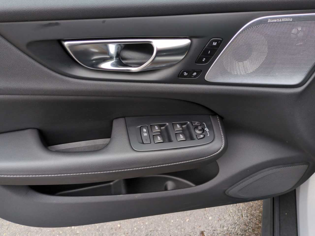 Volvo  Bluetooth Head Up Display Navi LED Klima Standhzg Einparkhilfe el. Fenster