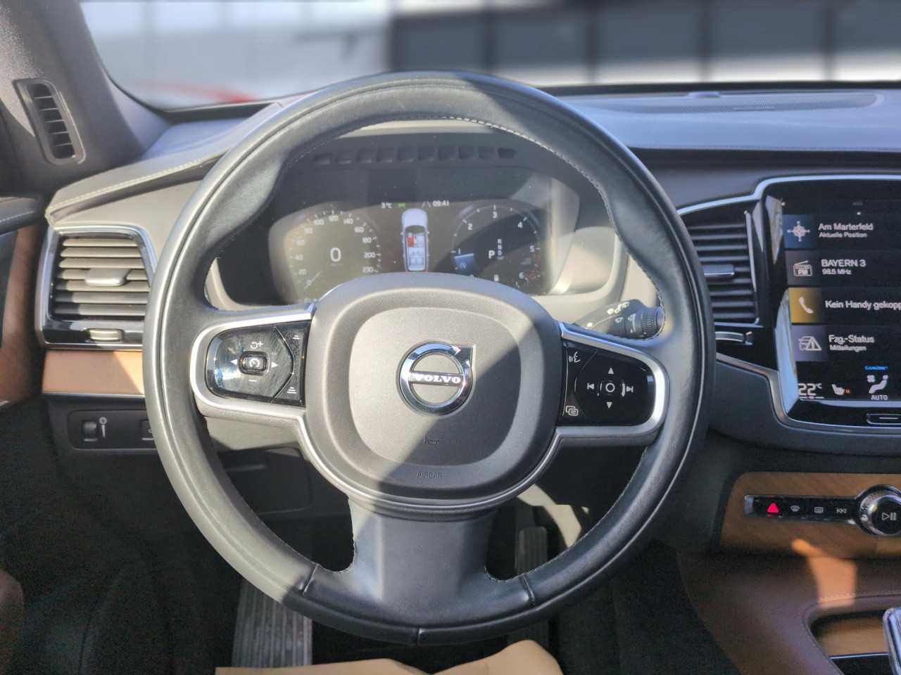 Volvo  Bluetooth Navi LED Vollleder Klima Standhzg Einparkhilfe el. Fenster
