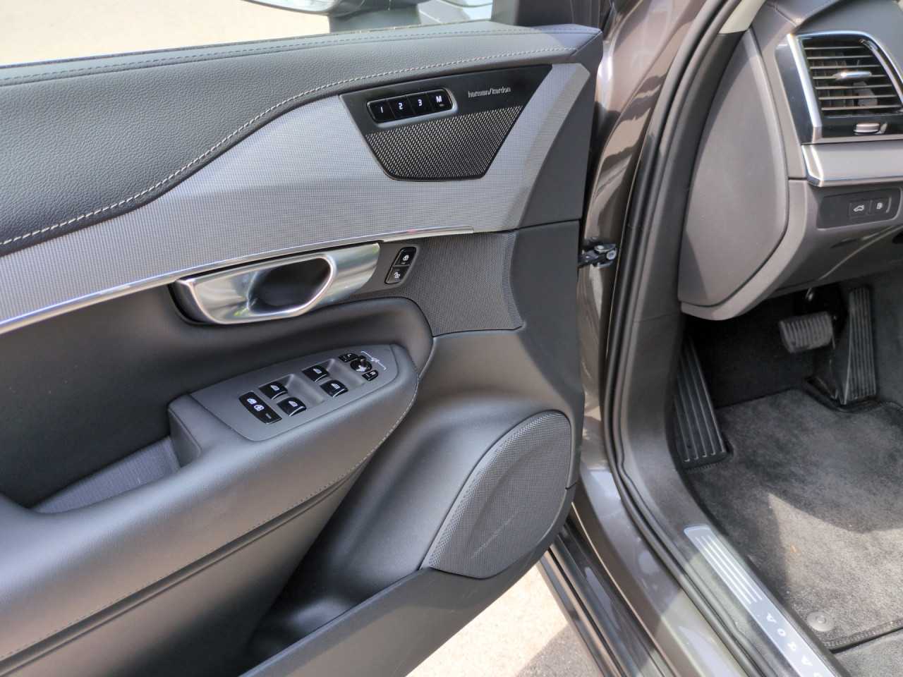 Volvo  Bluetooth Navi LED Klima Standhzg Einparkhilfe el. Fenster
