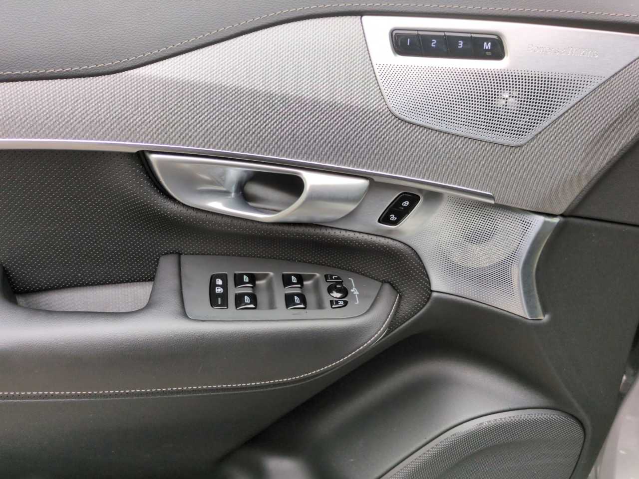 Volvo  Bluetooth Head Up Display Navi LED Vollleder Klima Standhzg Einparkhilfe el. Fen