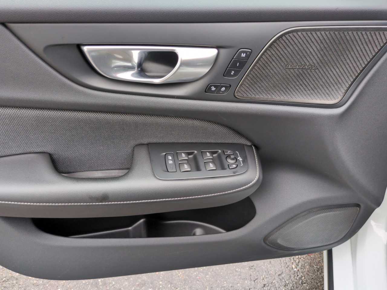 Volvo  Bluetooth Head Up Display LED Klima Einparkhilfe el. Fenster