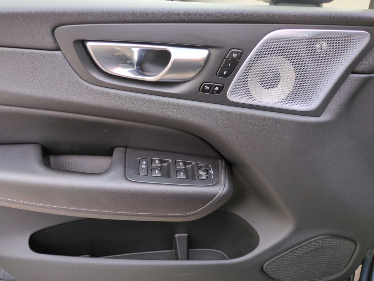 Volvo  Bluetooth Head Up Display LED Vollleder Klima Einparkhilfe el. Fenster
