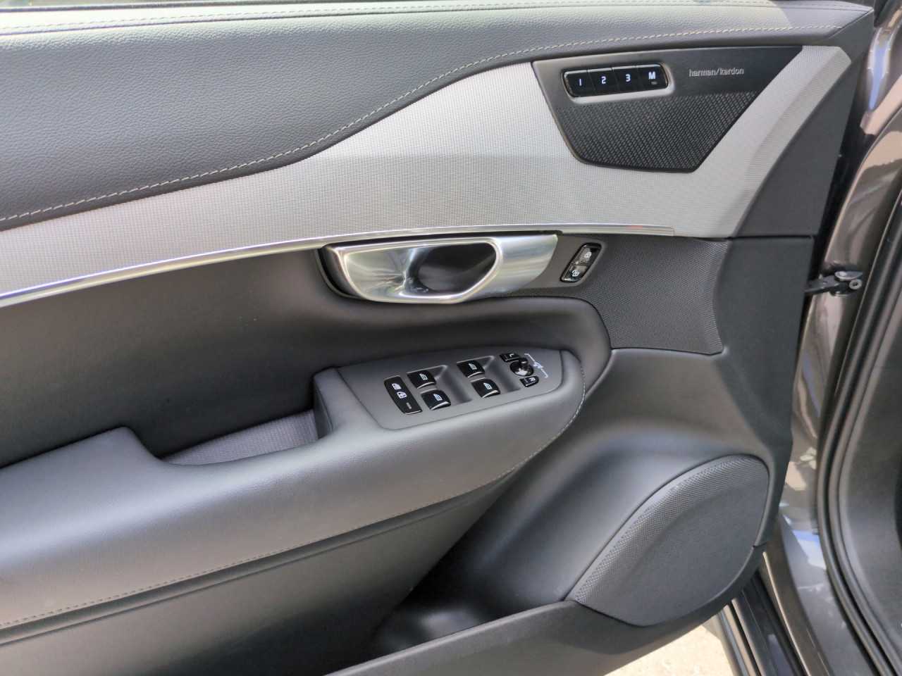 Volvo  Bluetooth Head Up Display Navi LED Vollleder Klima Standhzg Einparkhilfe el. Fen