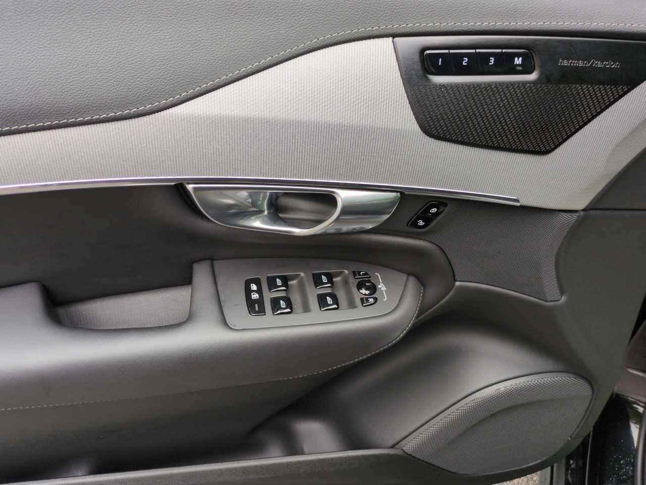 Volvo  Bluetooth Head Up Display Navi LED Vollleder Klima Standhzg Einparkhilfe el. Fen