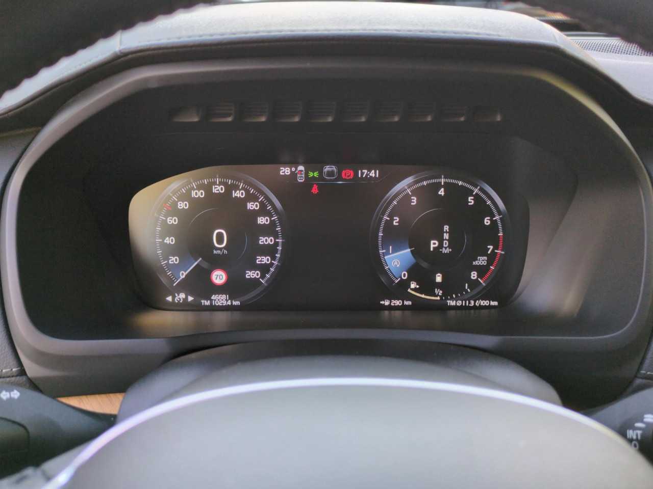 Volvo  Bluetooth Head Up Display LED Vollleder Klima Einparkhilfe el. Fenster
