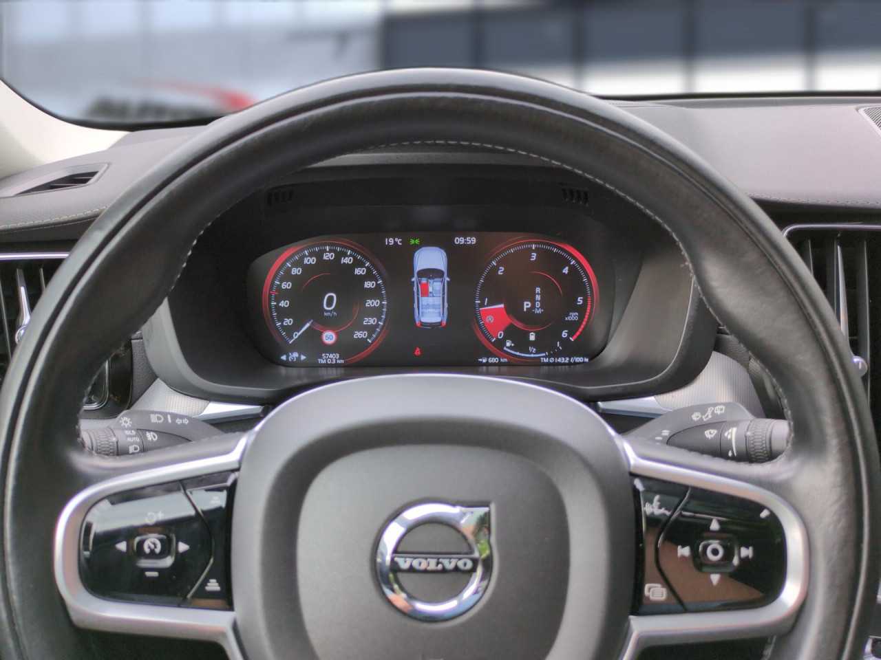 Volvo  Bluetooth Head Up Display LED Vollleder Klima Standhzg Einparkhilfe el. Fenster