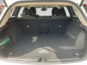 Volvo  Bluetooth Navi LED Vollleder Klima Standhzg Einparkhilfe el. Fenster