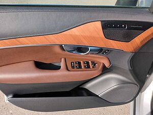 Volvo  Bluetooth Navi LED Vollleder Klima Standhzg Einparkhilfe el. Fenster