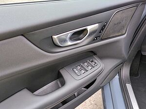 Volvo  Bluetooth Navi LED Vollleder Klima Standhzg Einparkhilfe el. Fenster