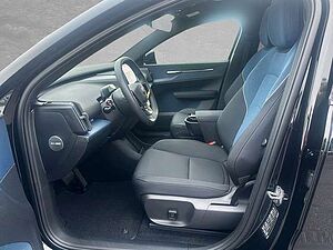 Volvo  Ultra Twin Motor Performance AWD ACC BLIS