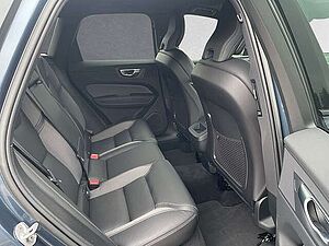 Volvo  B4 Mild-Hybrid Plus Dark AHK ACC LED