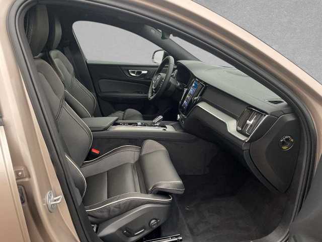 Volvo  B5 AWD Mild-Hybrid Ultimate Dark ACC BLIS SD