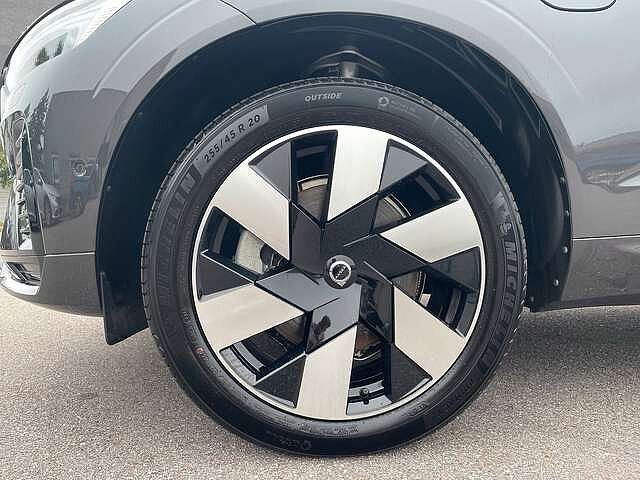 Volvo  T6 Plug-in Hybrid AWD Ultra Dark AHK