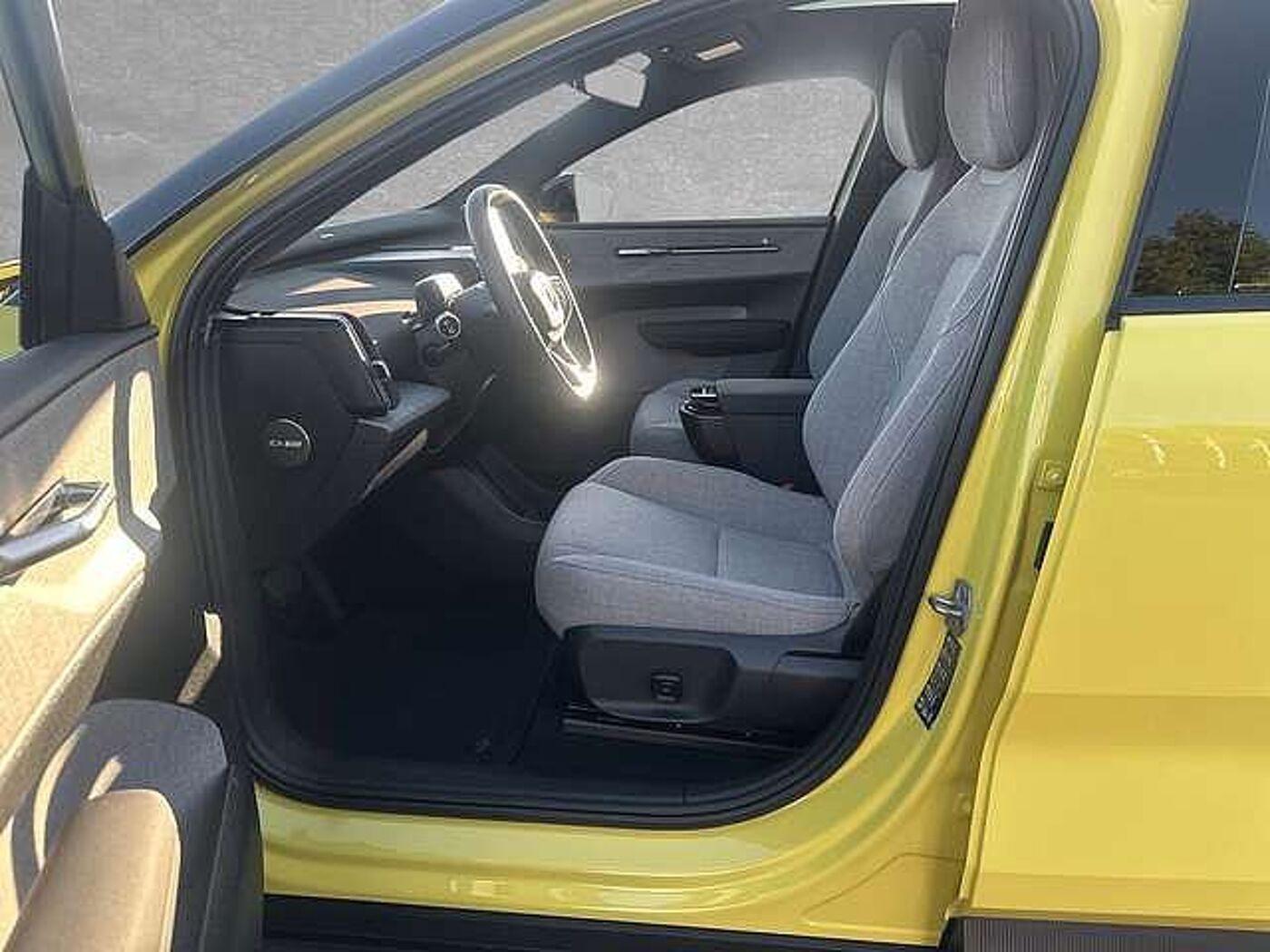 Volvo  Ultra Twin Motor Performance AWD ACC BLIS