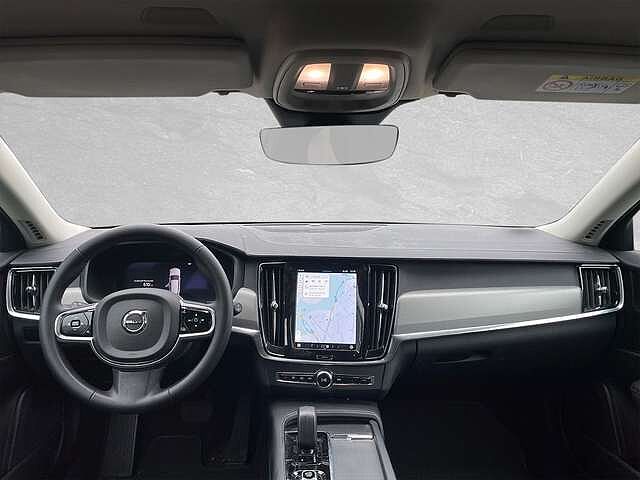 Volvo  B4 AWD Mild-Hybrid Plus AHK