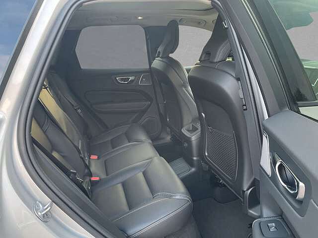 Volvo  T8 Plug-in Hybrid AWD Ultra Dark AHK