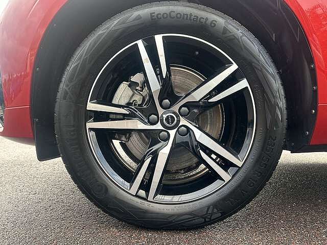 Volvo  B4 Mild-Hybrid R-Design Automatik LED SD