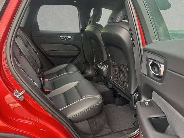 Volvo  B4 Mild-Hybrid R-Design Automatik LED SD