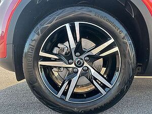Volvo  B3 MILD-Hybrid Automatik Plus Dark LED