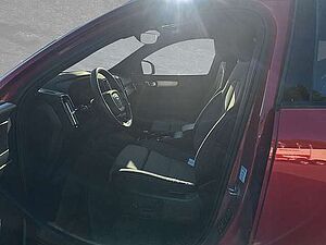 Volvo  B3 MILD-Hybrid Automatik Plus Dark LED