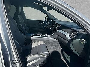 Volvo  B5 AWD Mild-Hybrid Plus Dark AHK ACC BLIS
