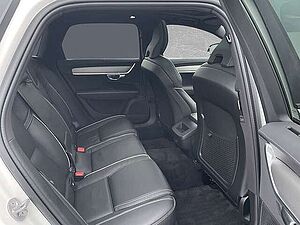 Volvo  B4 Mild-Hybrid Plus Dark ACC BLIS SD