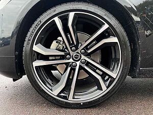 Volvo  B5 AWD Mild-Hybrid Ultimate Dark ACC BLIS SD