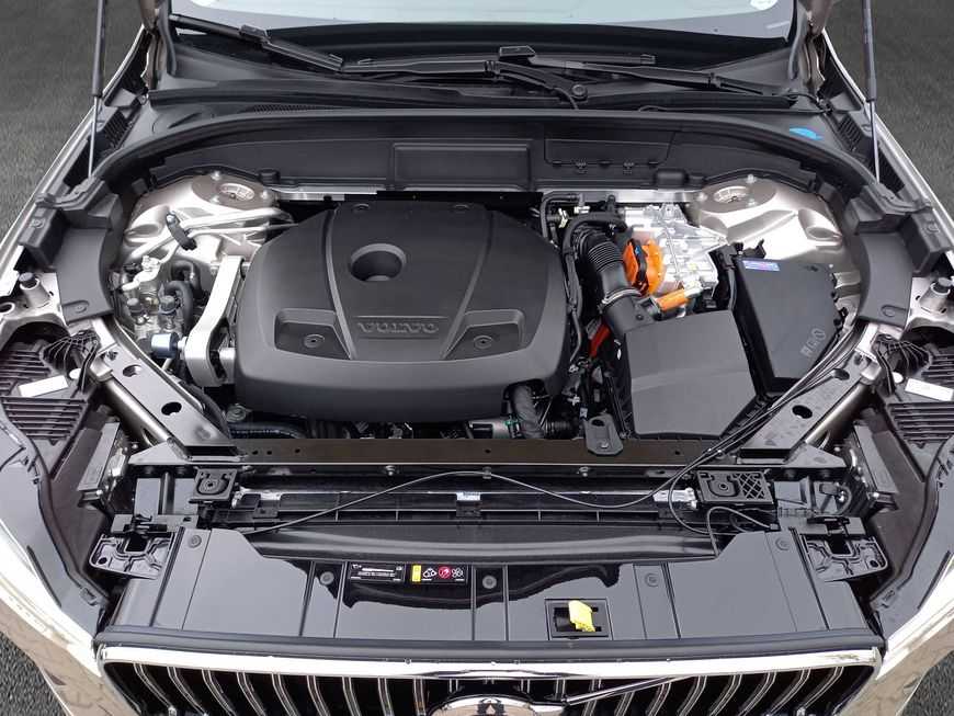Volvo  T6 AWD Recharge
