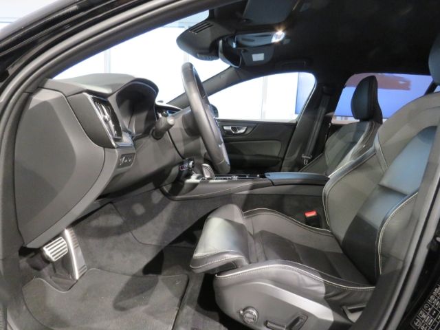 Volvo  T6 AWD R-Design Recharge Plug-In Hybrid