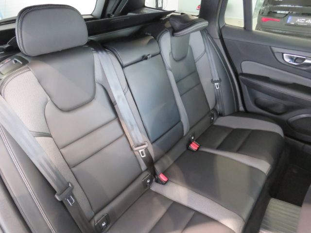 Volvo  T6 Recharge R-Design AHK HarmannKardon Winte