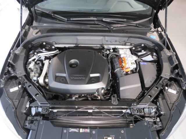 Volvo  T6 Recharge Plus Black Edition HarmanKardon