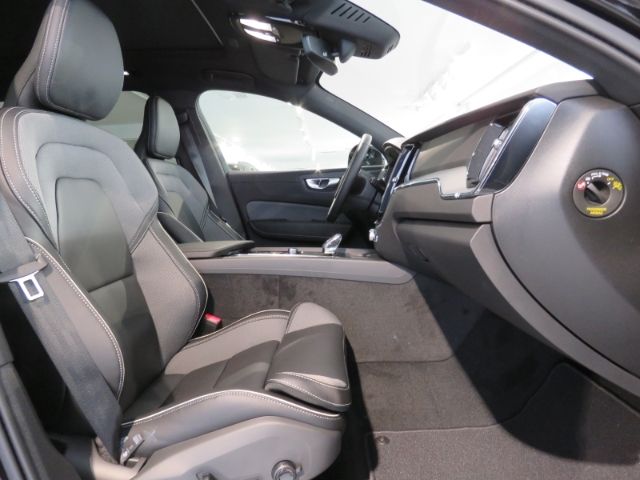 Volvo  T6 Recharge Plus Black Edition HarmanKardon