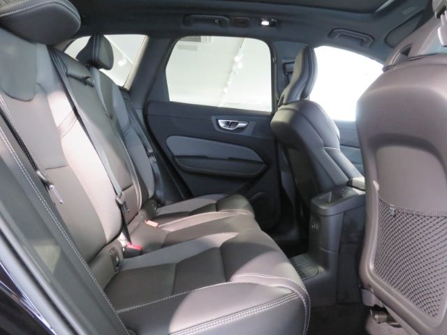 Volvo  T6 Recharge Plus Black Edition HarmanKardon