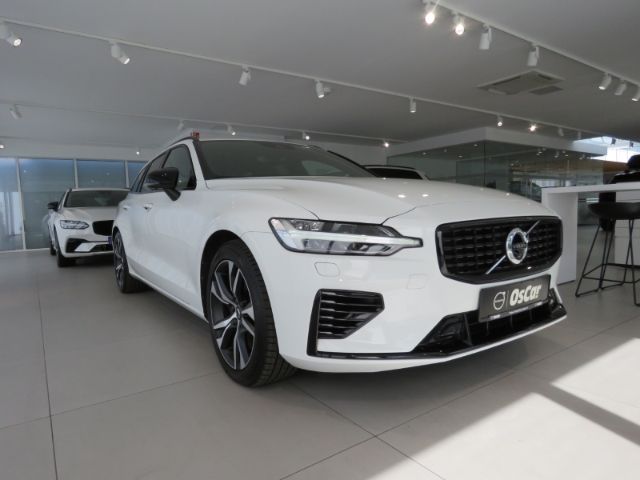 Volvo  T6 AWD Recharge Plug-In Hybrid Plus Dark Win