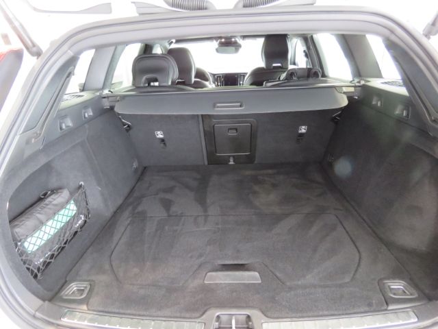 Volvo  T6 AWD Recharge Plug-In Hybrid Plus Dark Win