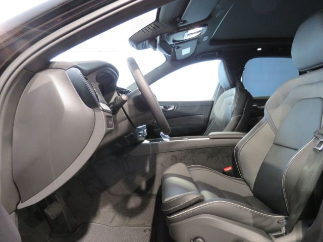 Volvo  T8 Recharge Plus Black Edition HarmanKardon