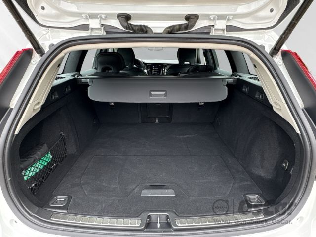 Volvo  T6 AWD Recharge Inscription Expression AHK W