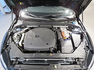 Volvo  T6 AWD R-Design Recharge Plug-In Hybrid