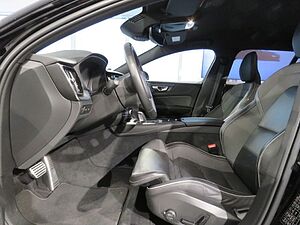 Volvo  T6 AWD R-Design Recharge Plug-In Hybrid