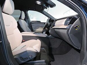 Volvo  T8 AWD Plus Dark 7-Sitzer 360Grad Seiten- u