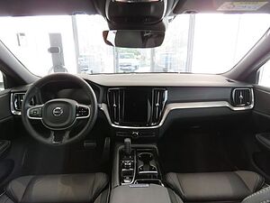 Volvo  T6 AWD Recharge Plug-In Hybrid Plus Dark Win