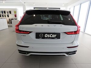 Volvo  T6 AWD Recharge Plug-In Hybrid Plus Dark Win