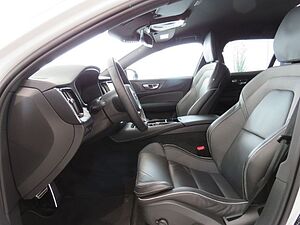 Volvo  T6 AWD Recharge Plug-In Hybrid Plus Dark Win