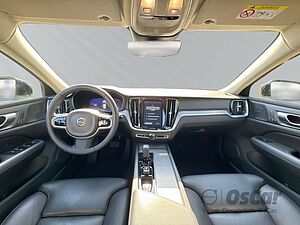 Volvo  Volvo B4 Benzin Plus Dark Fahrassistenz-P. W