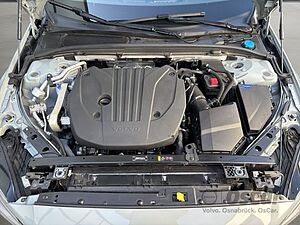 Volvo  Volvo B4 Benzin Plus Dark Fahrassistenz-P. W