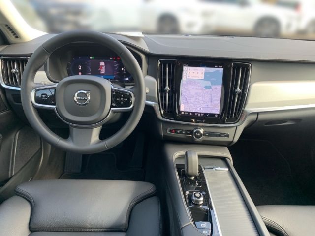 Volvo  B4 Ultimate Dark el. GSHD HUD el. Sitze