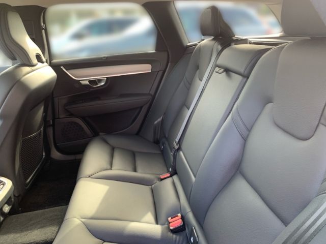 Volvo  B4 Ultimate Dark el. GSHD HUD el. Sitze