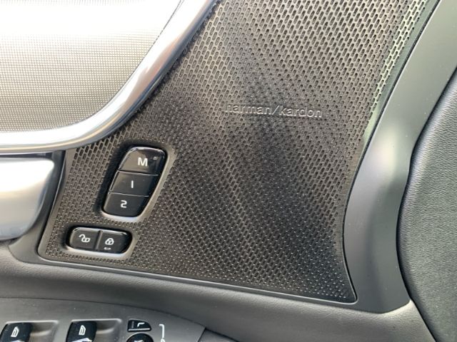 Volvo  B4 Ultimate Dark el. GSHD HUD el. Sitze